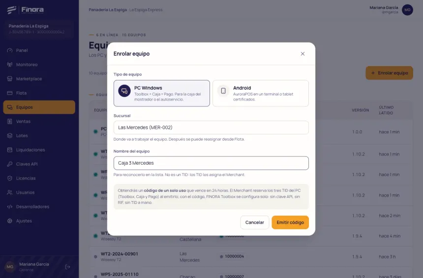 Diálogo Enrolar equipo del portal con el tipo PC Windows elegido, la sucursal Las Mercedes, el nombre Caja 3 Mercedes y el botón Emitir código
