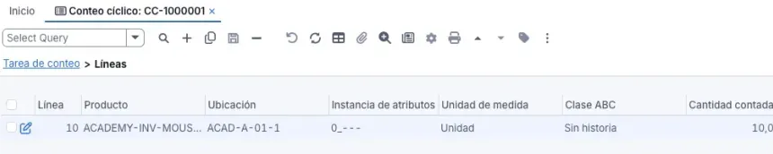 Pestaña Líneas de la tarea de conteo CC-1000001: producto de ejemplo, ubicación ACAD-A-01-1, clase ABC Sin historia y cantidad contada 10, sin columna de existencia en libros