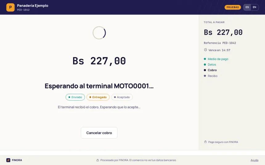 Pantalla Esperando al terminal con el monto Bs 227,00 y los pasos Enviado, Entregado y Aceptado, y el botón Cancelar cobro